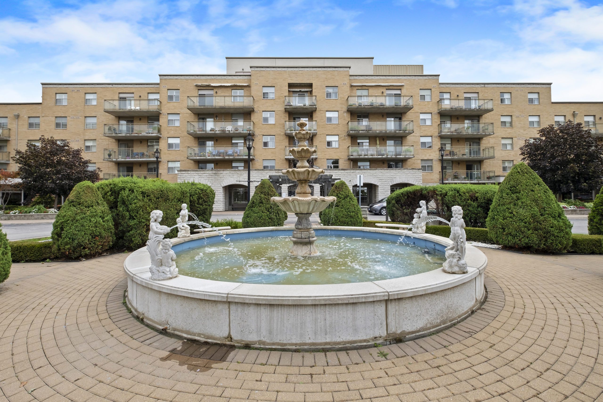 2504 Rutherford Rd #511, Vaughan